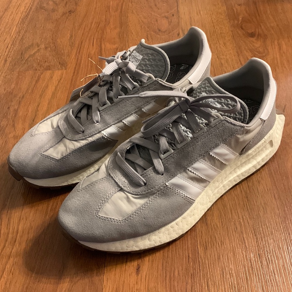 Mens Size 10.5 Grey Adidas Retropy
